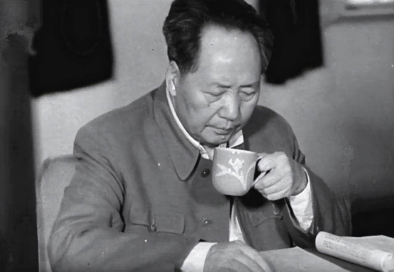 1975年，已经82岁高龄的毛主席突然问身边的人：“功德林里，还有国民党战犯吗？
