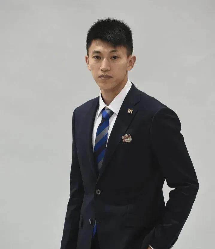媒体人:刘晓宇退役后未来去向大概率四选一:1.广东青年队助教40%2.吉林