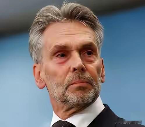 荷兰方面上礼拜还信誓旦旦说要来北京谈判，结果转头就在国际场合玩起了变脸游戏。这出