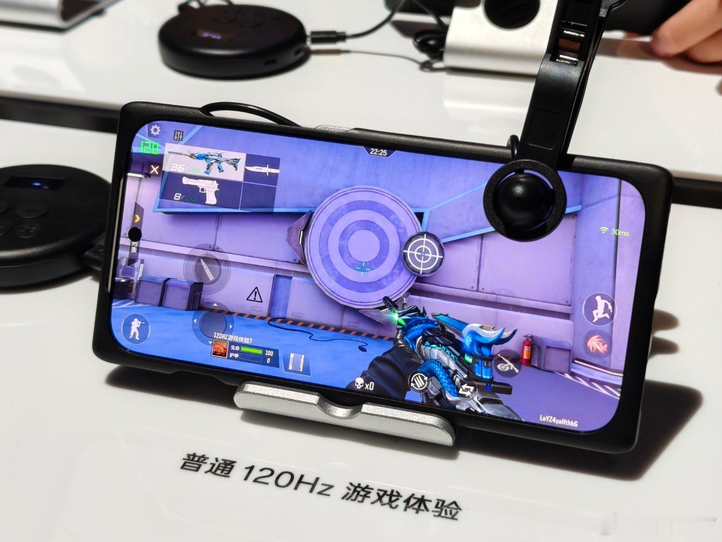一加15支持165Hz超高频游戏模式流畅度秒杀一众120Hz游戏体验，一加15白