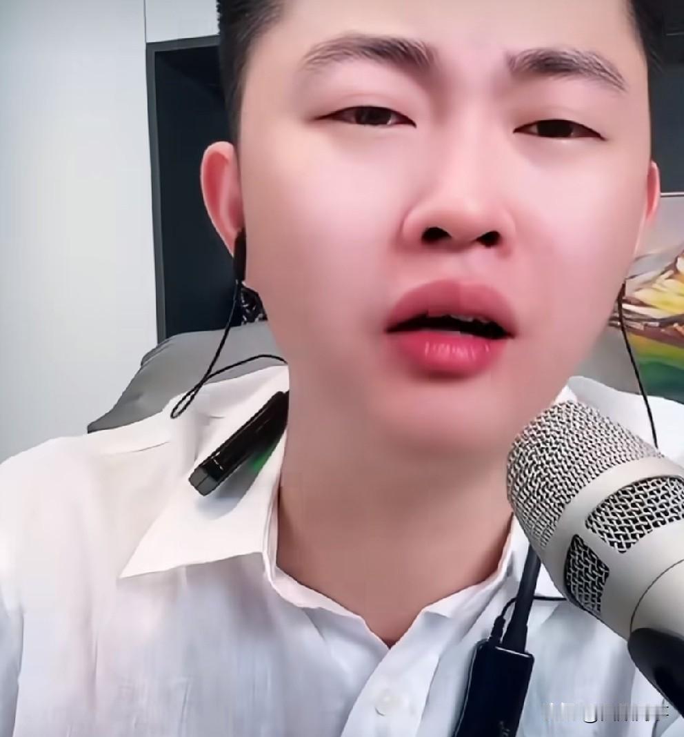 巴扎黑大哭告别小冠军，我不会指责你，指责你就等于否认我自己