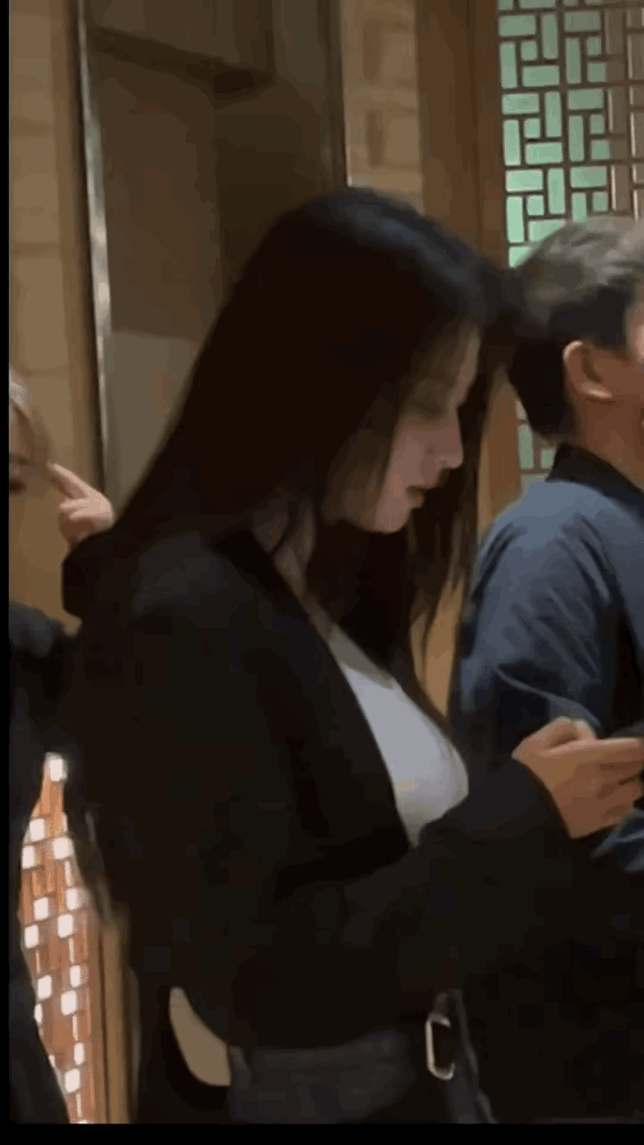 天呐，差点没认出来，真人比照片好看一百倍！