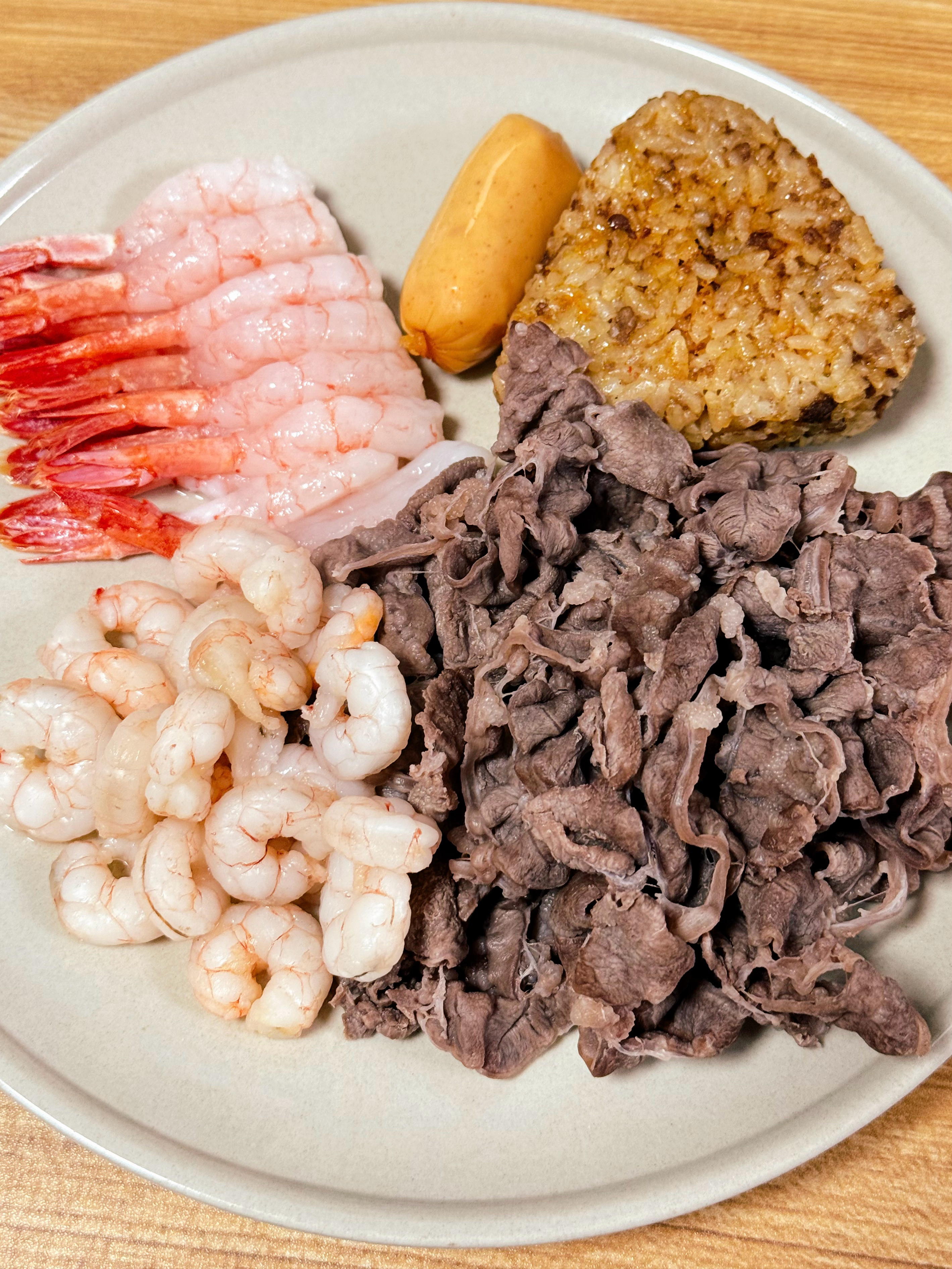 减肥这事儿我太有发言权。每天保证热量缺口，干净饮食，饭做起来很容易，吃起来也很香