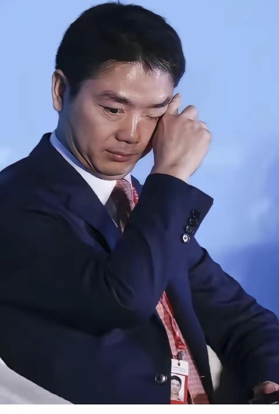 我一直没想明白。京东到底图什么。去年赚了不到两百亿，花在员工身上的钱是这个数