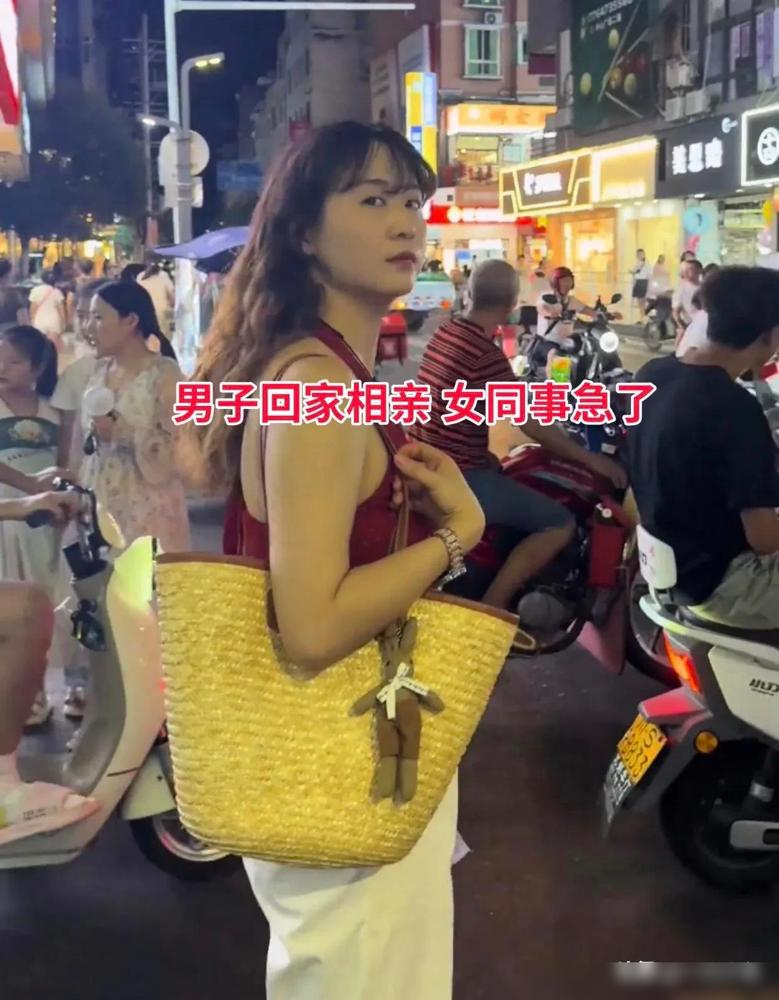 河南一男子奔三当主管，月薪1万3，之前追28岁女同事3个月，对方只搞暧昧不确认关