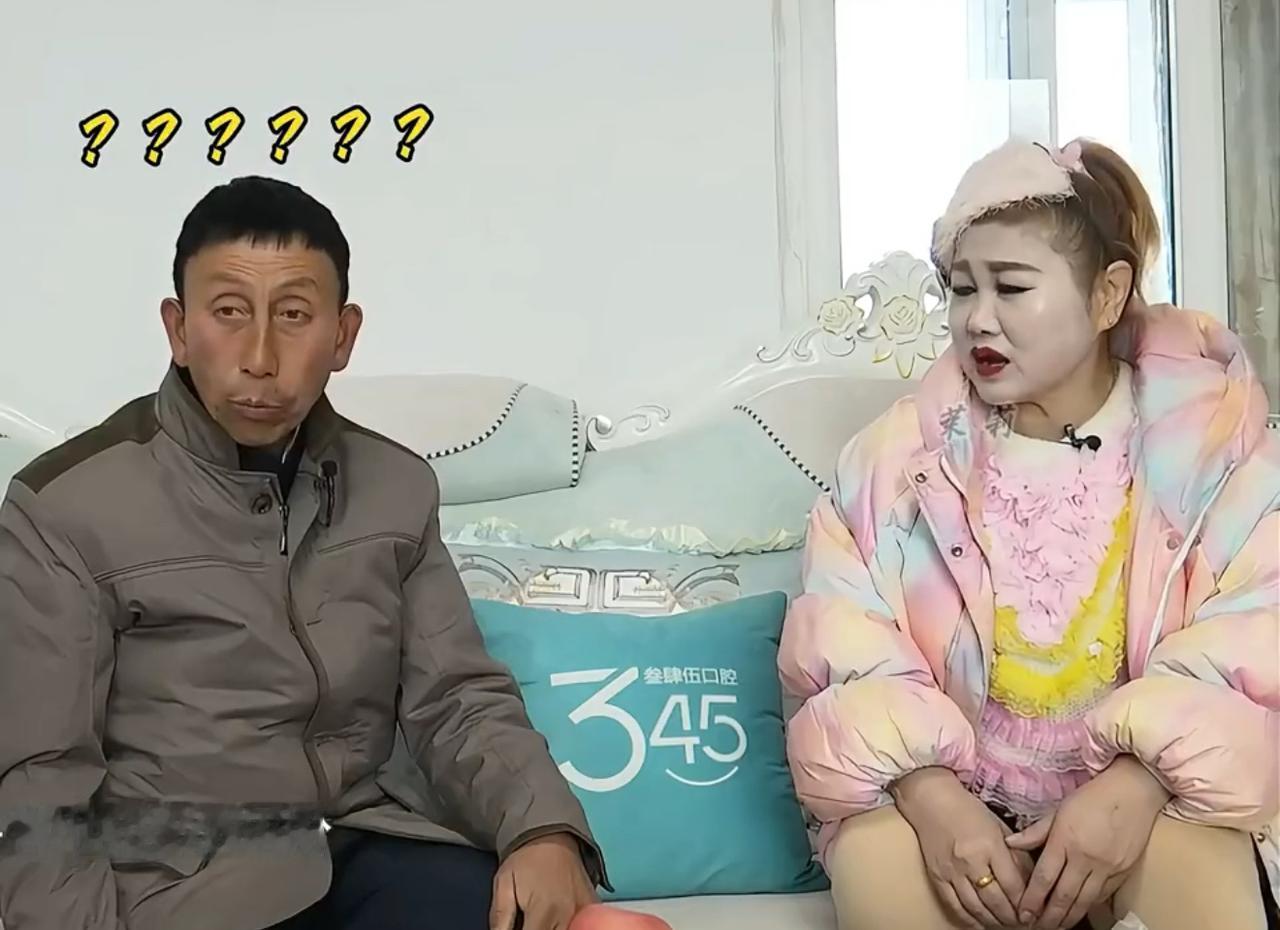 中老年相亲名场面堪称喜剧大片，两个人互相看不上，全程上演极限拉扯。54岁阿姨精