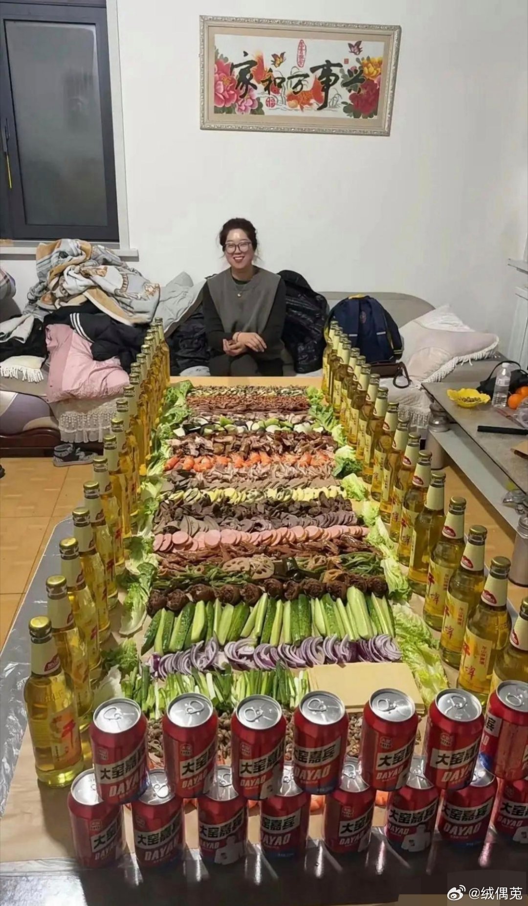说实话，假如这两户人家同时邀请你吃饭，你想去哪家吃
