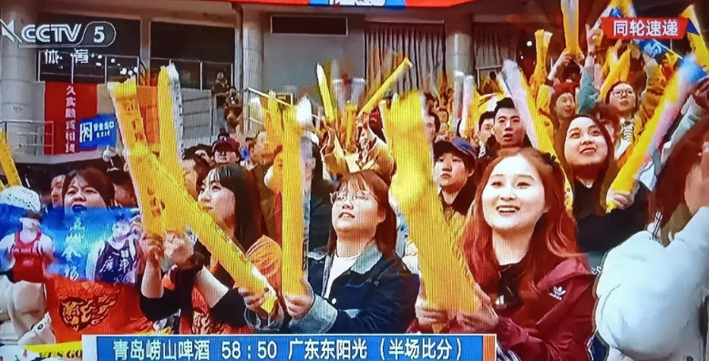 CBA常规赛越往后打就越打越拉胯。排名靠前俱乐部的球队不是外援场上搞事，就是出工