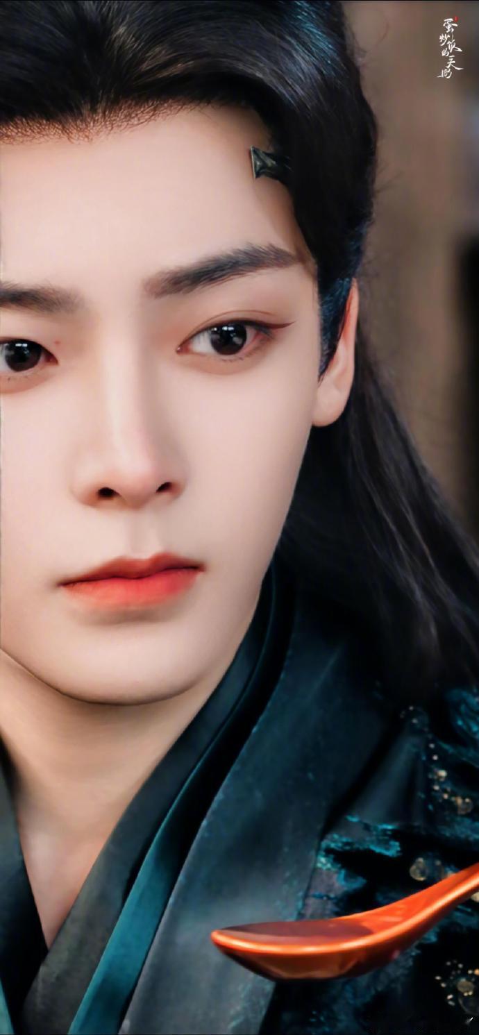 侯明昊好帅救命！看到侯明昊妖君造型的那一刻，我直接疯狂心动，这张脸怎么能这么帅，