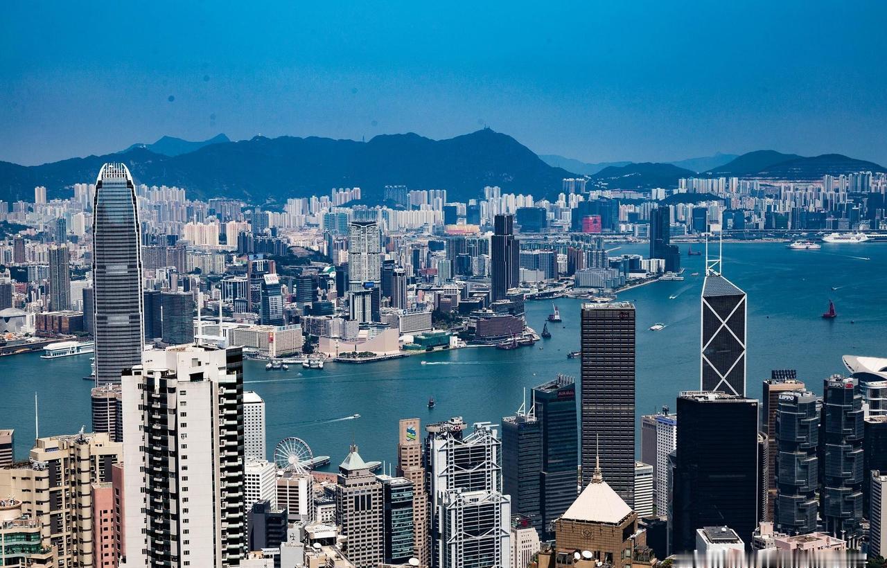 我之前帮亲戚琢磨北京买房的事，一开始满脑子只盯着学区，后来才发现全想歪了。他家