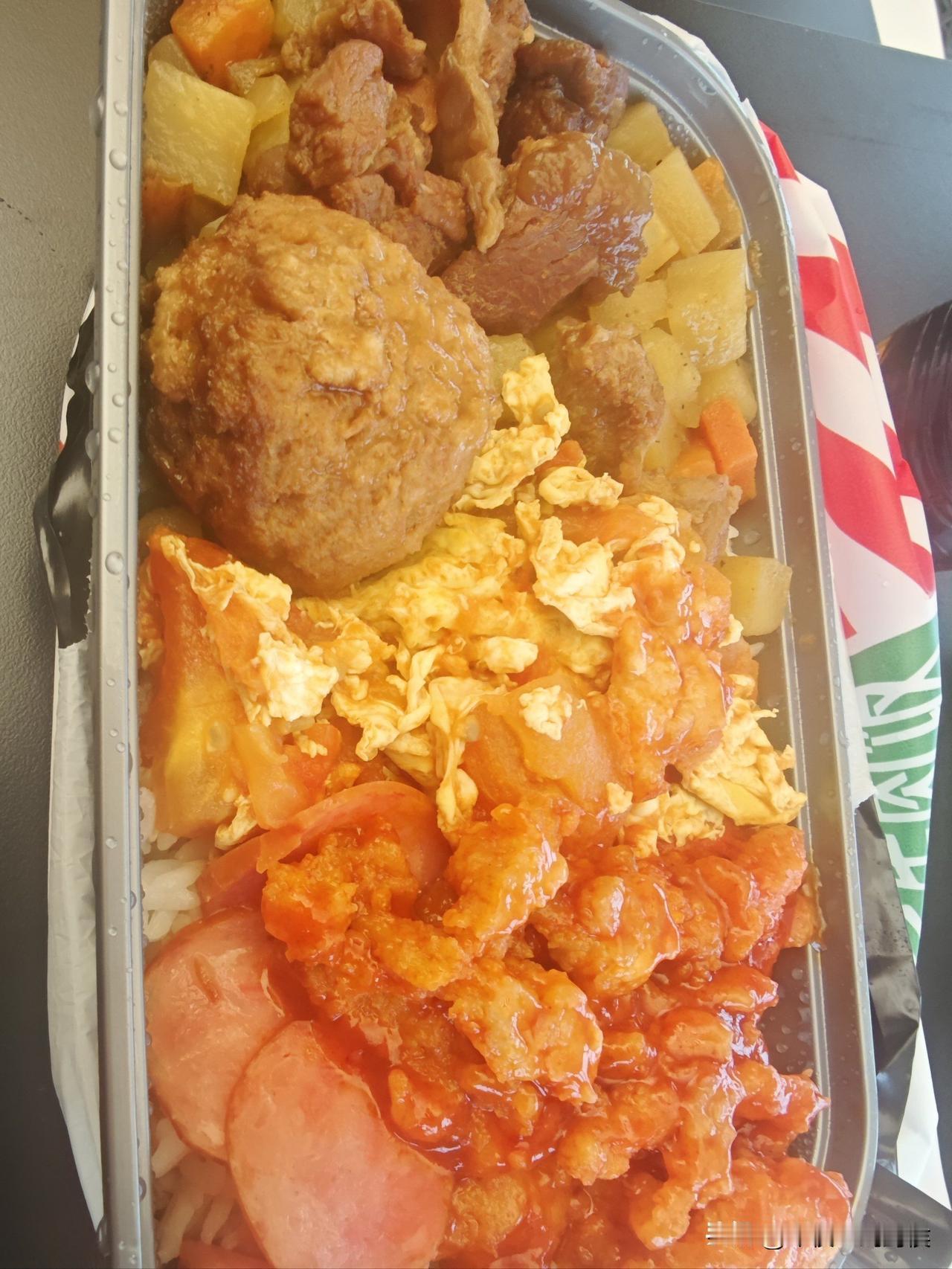 年少不知阿姨好，错把少女当个宝。其实阿姨真的好，天天把你喂饱饱。月前公司来了位