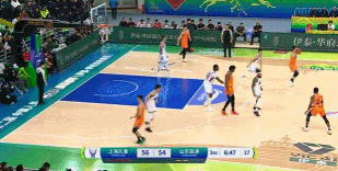 弗格3+1手势太搞笑，轻便类型外援有利于打反击，弗格搅和能力不可小觑弗格这个