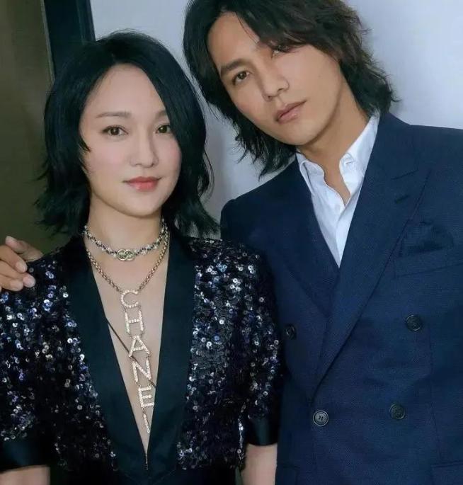 50岁陈坤，为了周迅激动发文！网上每隔一阵就传他们结婚了，2023年澄清过一次，