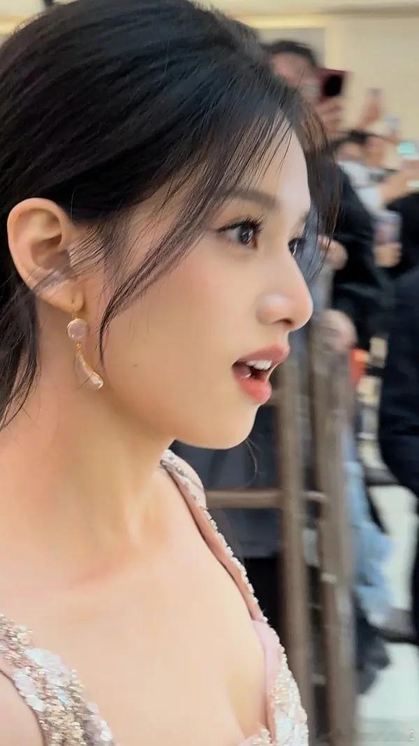 张婧仪我的天哪张婧仪美成啥了​​​