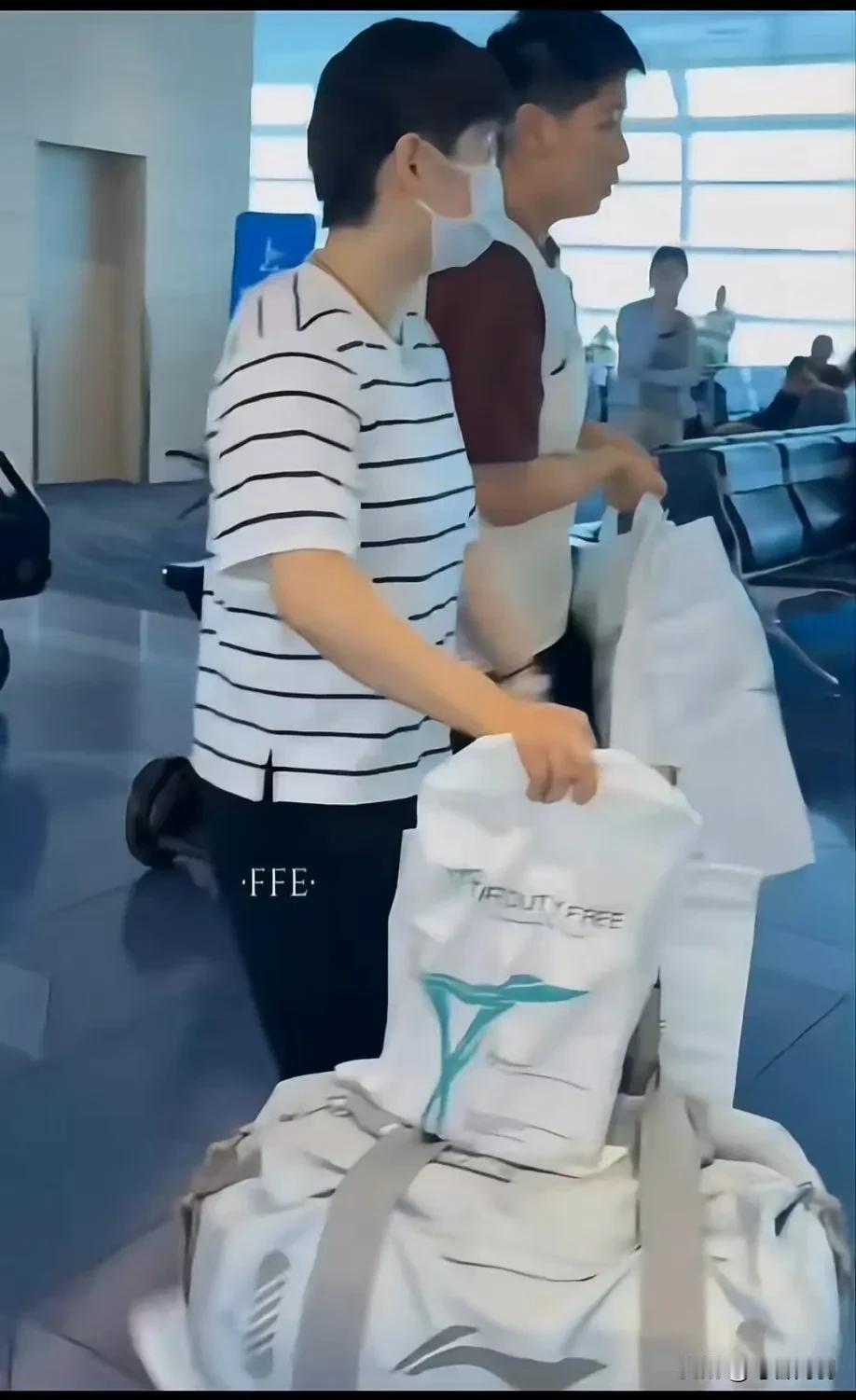 哎呀！我们宝宝终于花钱了[鼓掌]每次酷酷捐，自己一点儿都舍不得花，看了都心疼！