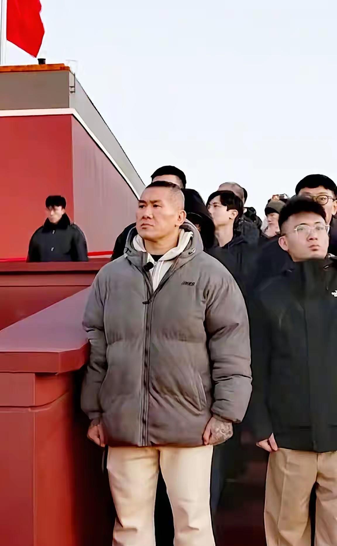 当我看到馆长用，“全世界最强的升旗仪式”，来形容天安门升旗仪式！我相信能现场观看