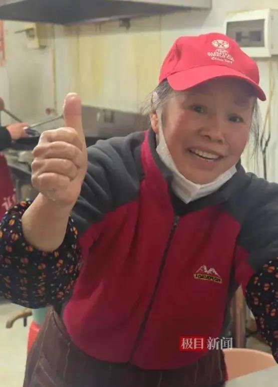 永州这次真的火了！就因为昨晚湘超决赛1比0干翻常德，整个永州今天像过年一样热闹！