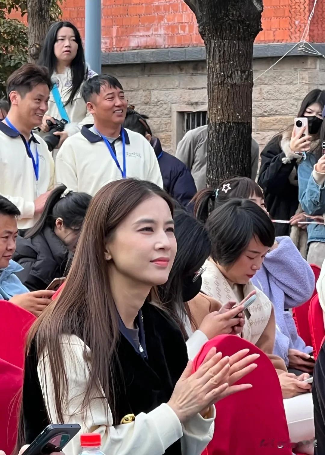 黄圣依这生图是真的吗？妥妥的逆生长啊，杨子看了都得感叹，离开他的黄圣依确实美得