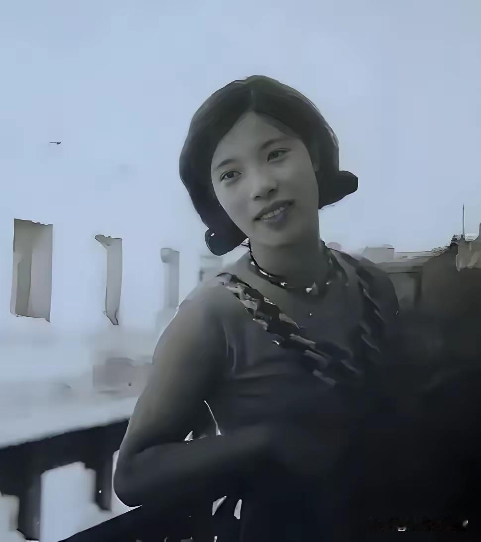 1945年，陈芝秀抛下年幼子女和丈夫常书鸿，跟下属私奔，多年与女儿在杭州相遇，她