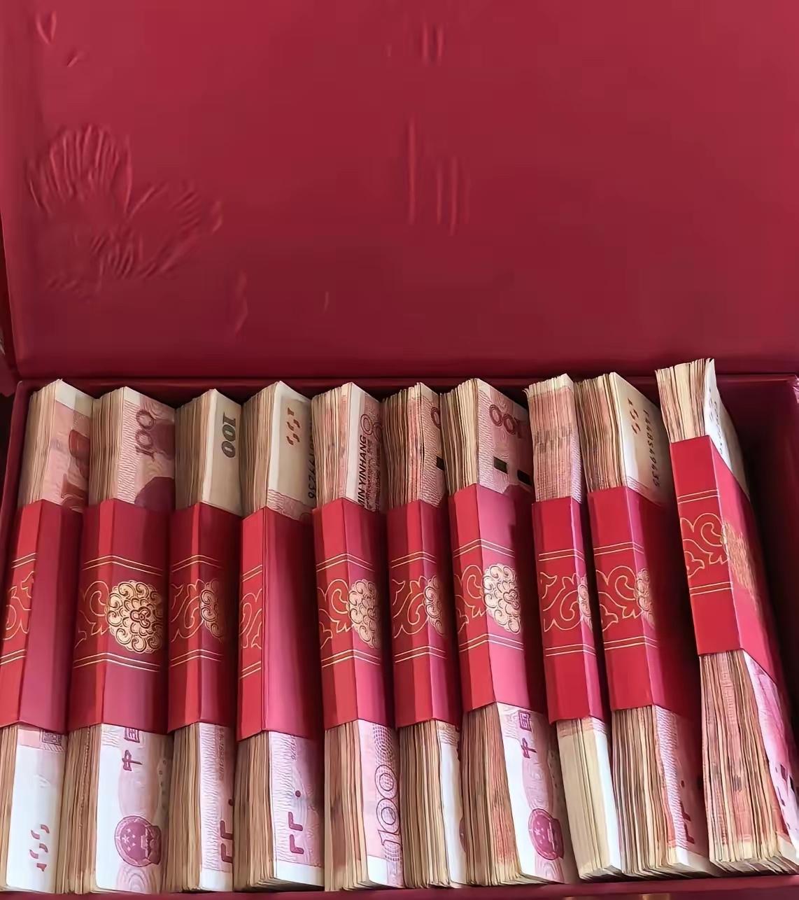男子爽快答应56万天价彩礼，女方全家狂喜，五个问题一出，全场瞬间沉默女方父亲
