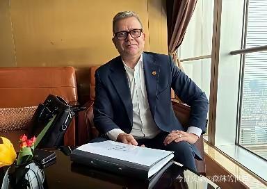 芬兰总理奥尔波访华忙里偷闲打卡故宫，逛完直接在线花式夸中国，主打一个真情实感不掺