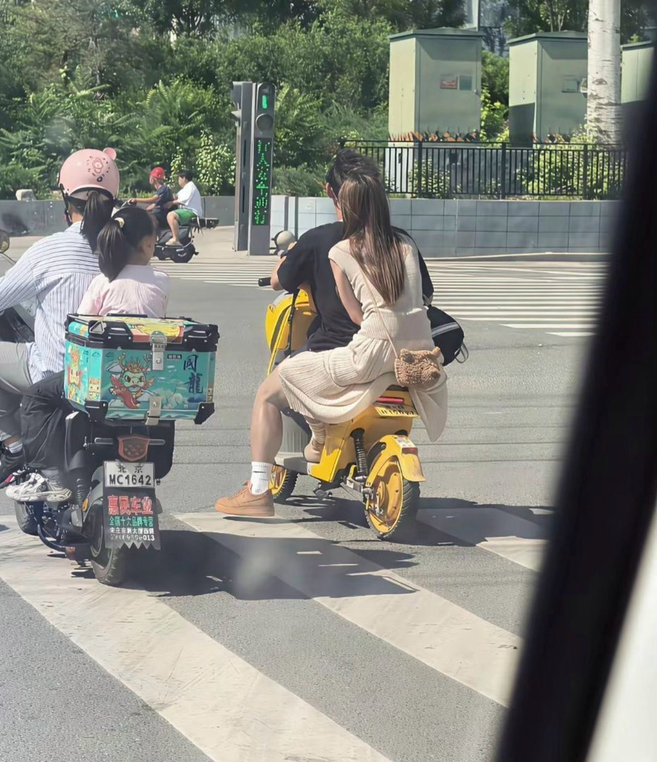 感觉美女这个腿怎么过于强壮了