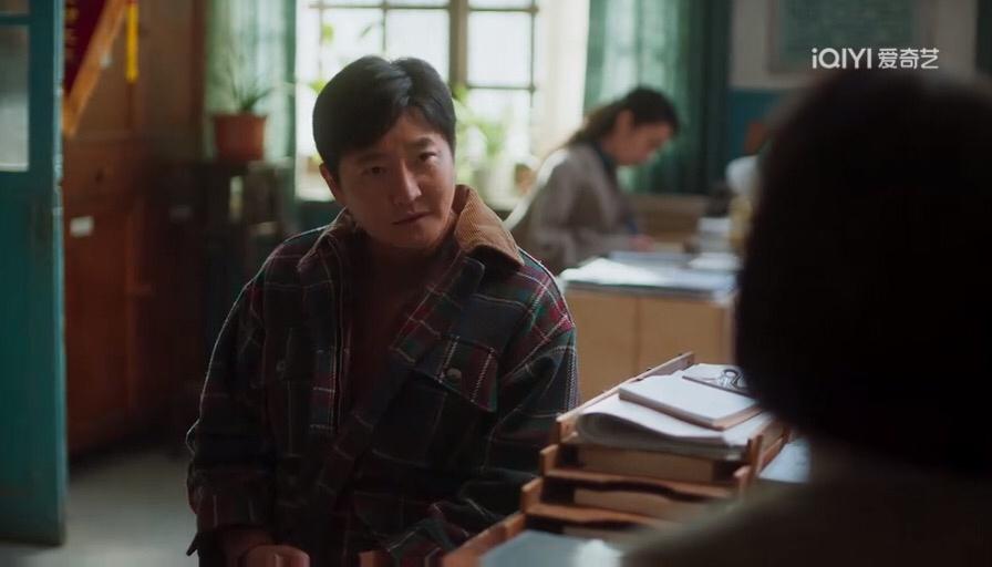 电视剧老舅老舅被叫到办公室，像极了去开家长会的时候，郭小雪倒数第一，二胖倒数第二