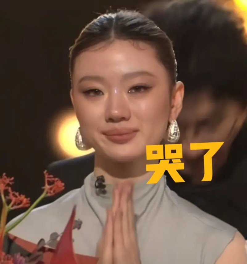 湖南卫视要捧得不是单依纯吗，结果真让人感到意外，单依纯当场流下了不甘的眼泪没有