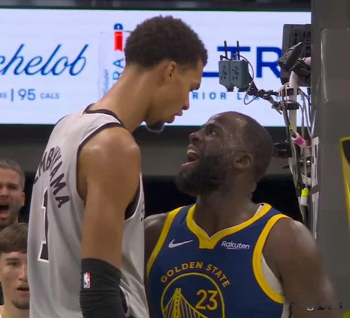 有意思！文班亚马谈跟追梦格林互喷垃圾话：“这是追梦一直以来的把戏，不是吗？”