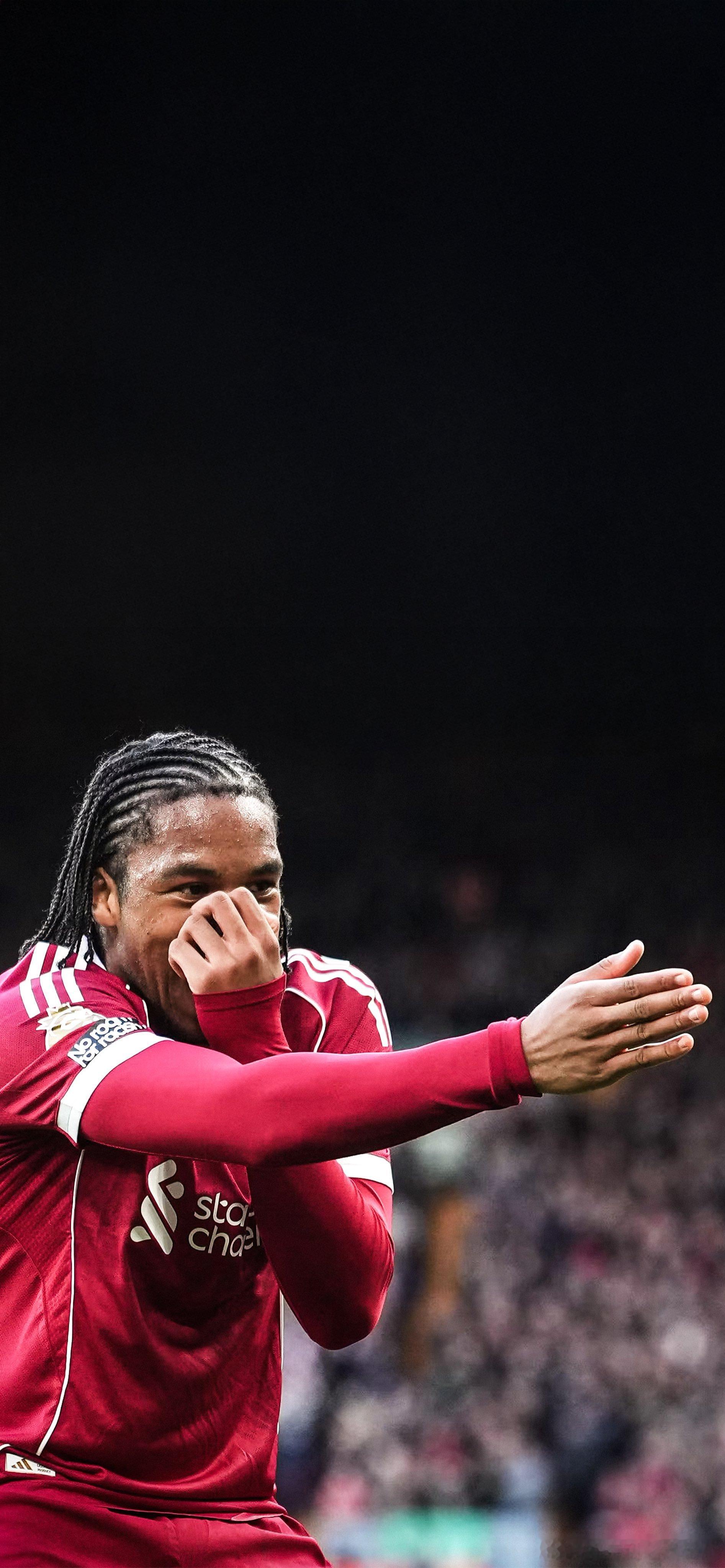 斯洛特评价恩古莫哈：他统治一对一的局面是的，但不仅仅是遥远的未来，也包括不久的将