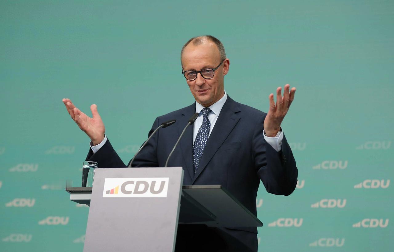 德国总理：普京不会满足，就像苏台德不足以满足希特勒那样当地时间12月17日，