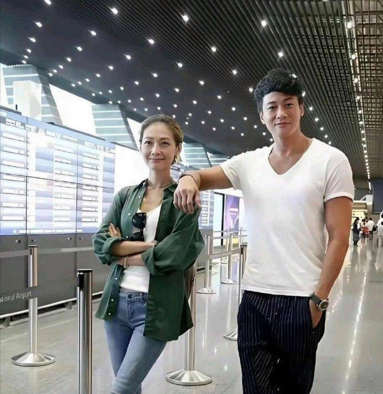 何润东这眼光真的绝了啊，找的妻子也太漂亮了