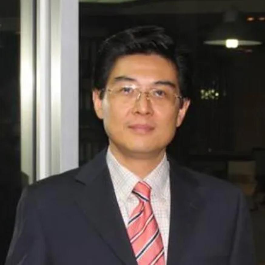 1976年，毛主席病逝后，北京一中学生哭着跑到班主任办公室：“老师，我外公去世了