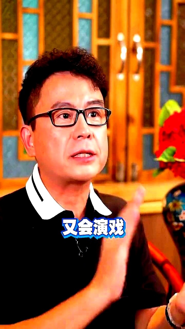 镜头前绝代风华的张国荣，私下却是个端着海碗狂吃不胖的大胃王。许冠杰刚放下麦克风，谭咏麟和张国荣就硬生