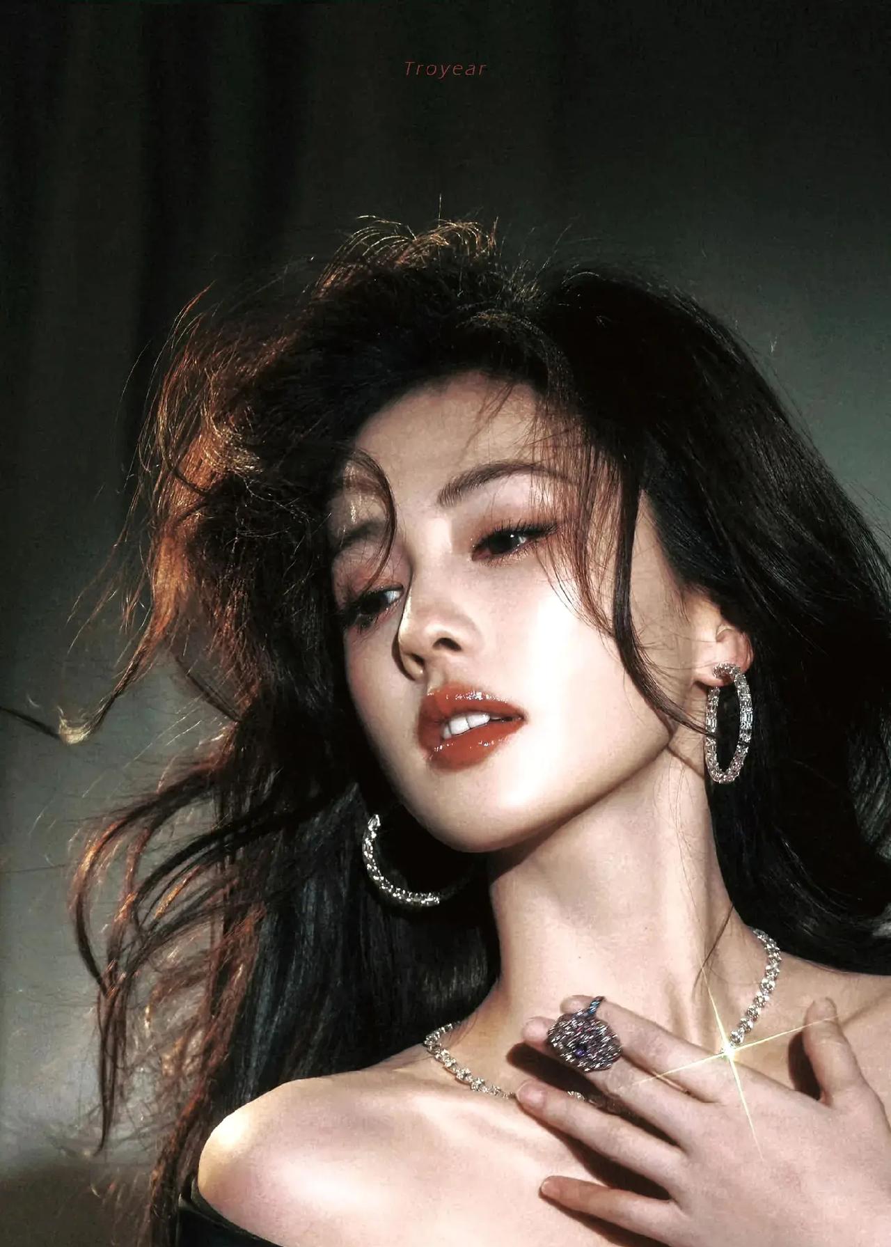 感谢友友跟帖提供美女照片……