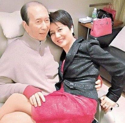 1986年，65岁的何鸿燊对26岁的梁安琪说：“只要你愿意做我的四太太，我每个月