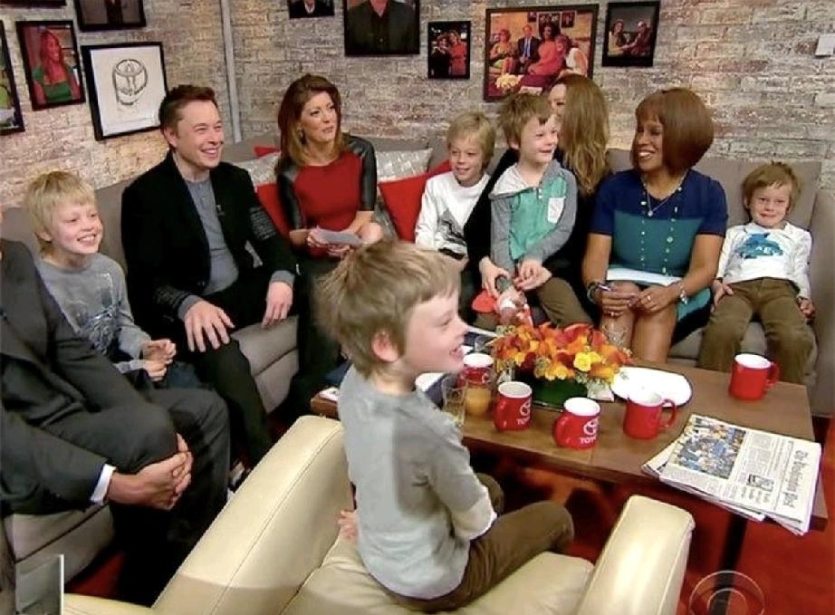 马斯克不愧是生子狂魔，十多个娃娃排排坐，家里比幼儿园还热闹，有这么个高智商的爸爸