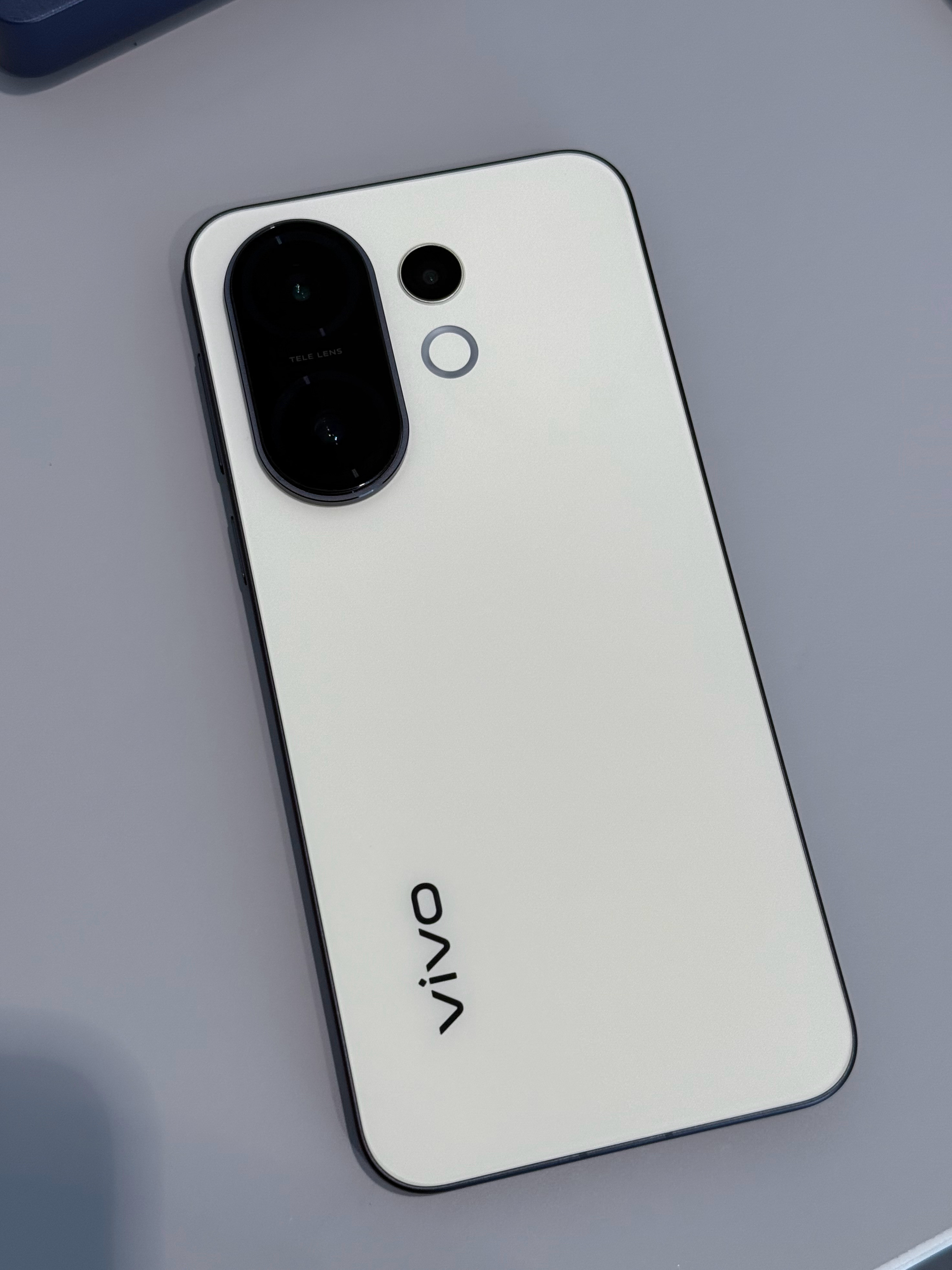 vivoS30Promini说是mini，其实并不小，上手试了一下，这个尺