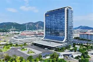 🐒国内新能源车企卷价格战卷到自己亏得底朝天，转头集体把锅甩给宁德时代，最后真正