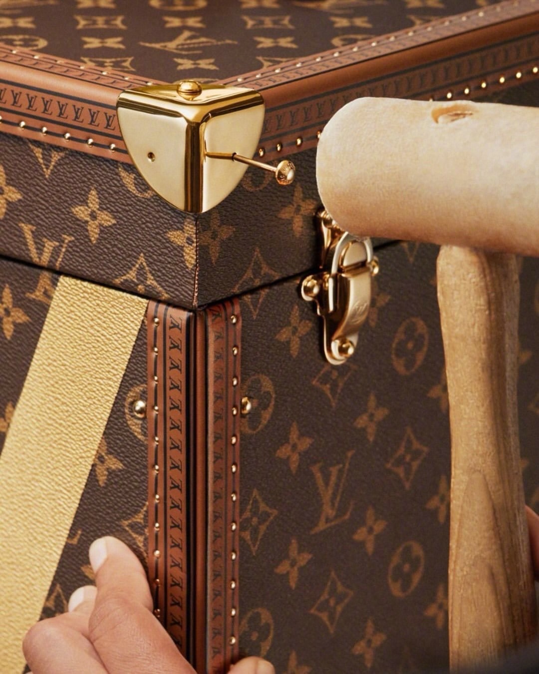 哪支队伍能够拿下LV特制的冠军奖杯硬箱？世界杯赛程进入倒数，LouisVu