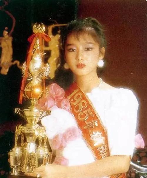 从刘德华老婆—朱丽蒨身上，挖出了几个真相：1.朱丽蒨是刘德华粉丝。长相甜美