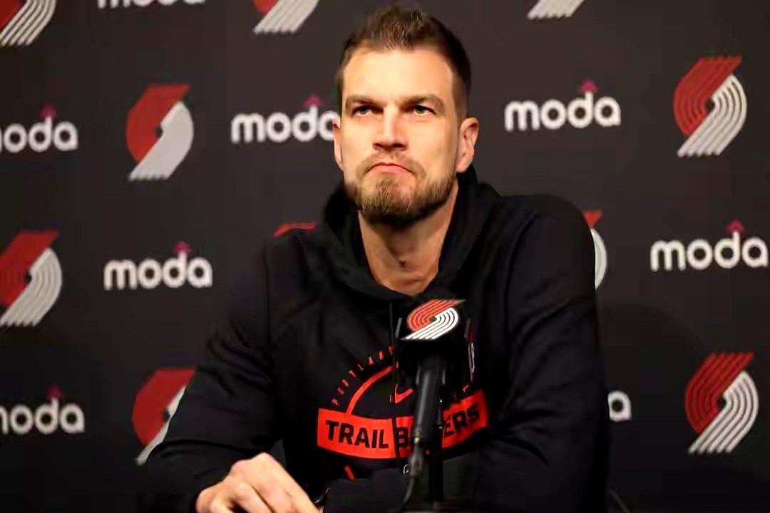 “连板凳都坐不上，还练啥？”别急着笑，杨瀚森真就这么轴——连续五场被DNP，