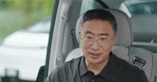 “早知道造车这么烧钱，我就不干了。”7月31日，零跑汽车创始人朱江明在播客中说出