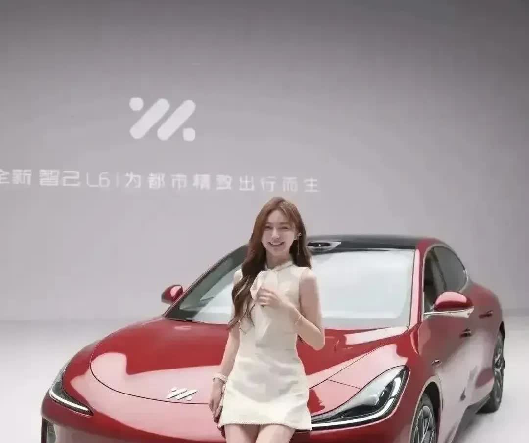 上汽集团旗下销量表现突出的三个品牌是：一、‌五菱汽车‌：主力车型包括宏光