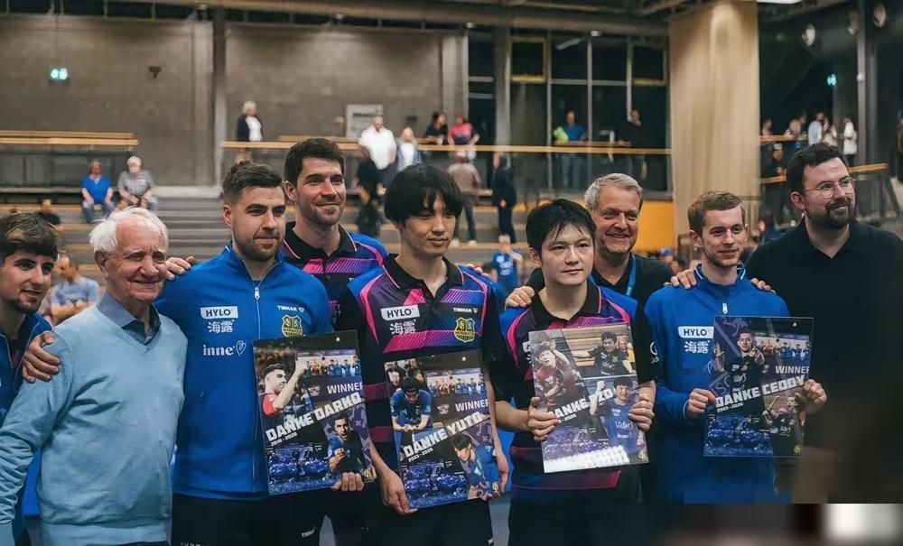 别再吹什么兄弟情了。樊振东和那个1米9的德国队长，根本就不是朋友。我告诉你，