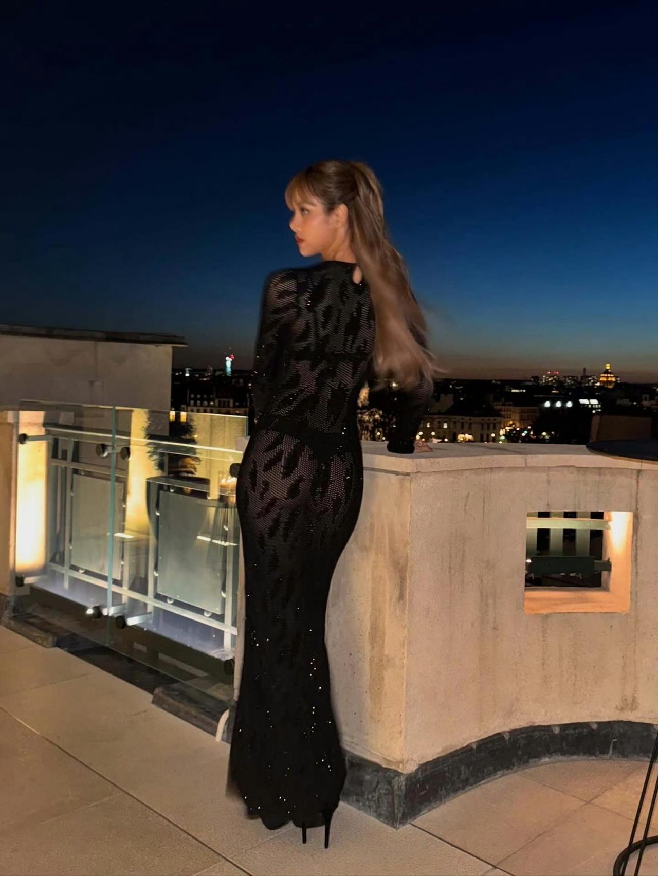 Lisa身材真的好