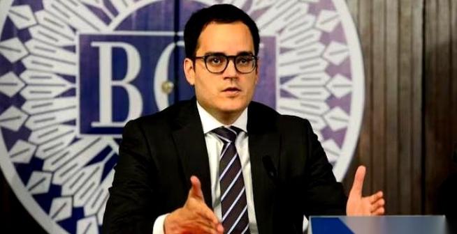 委内瑞拉做了一个大动作！他们把整个国家的经济命脉，直接交到了一个42岁的男人手里