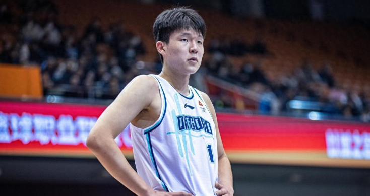 如果不能交易来巨星，其实火箭队用10号签选择杨翰森是不错的选择，为什么呢？因为1