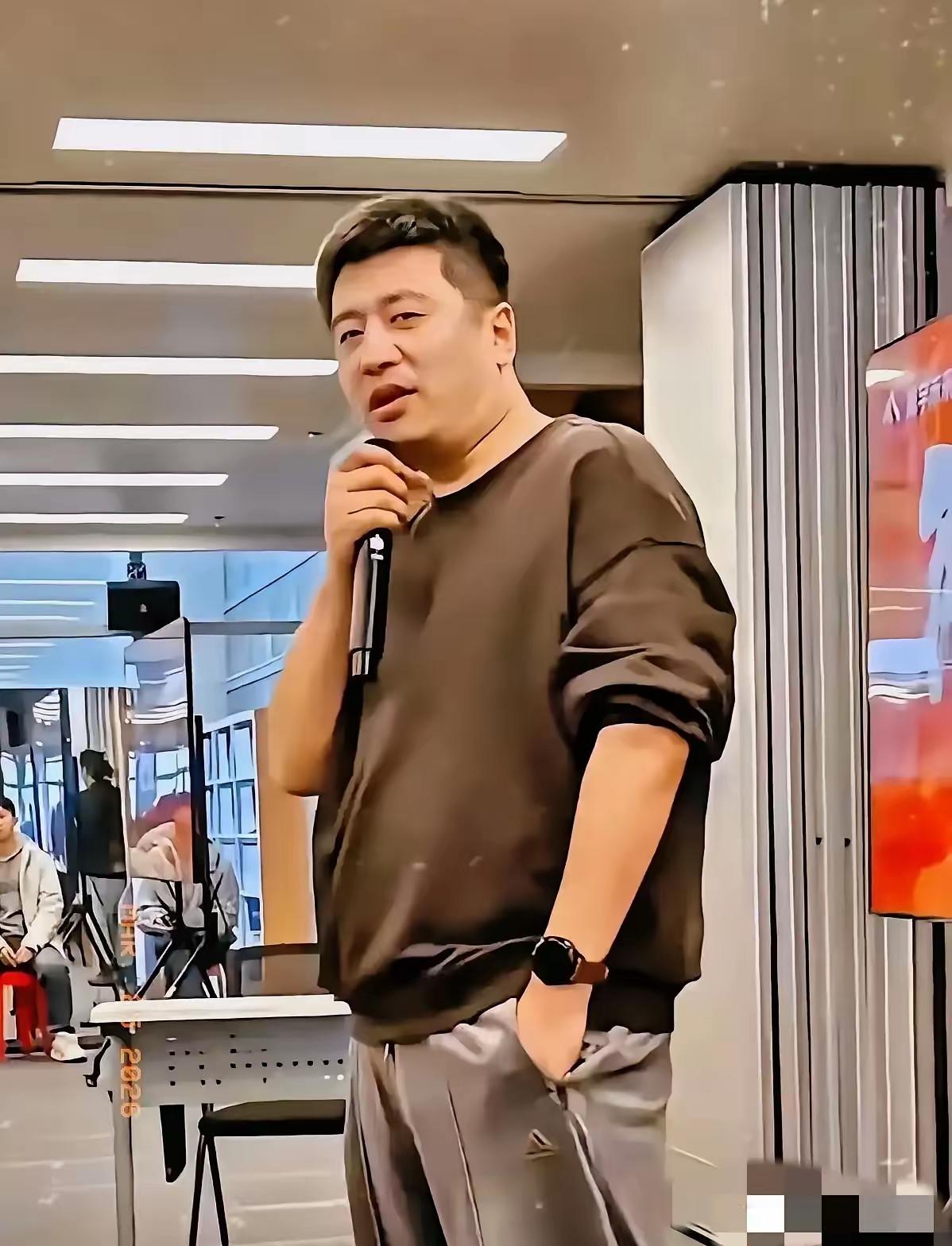 张雪峰这番话，狠狠戳中无数家长的软肋，也点醒了深陷教育内耗的我们。孩子叛逆、