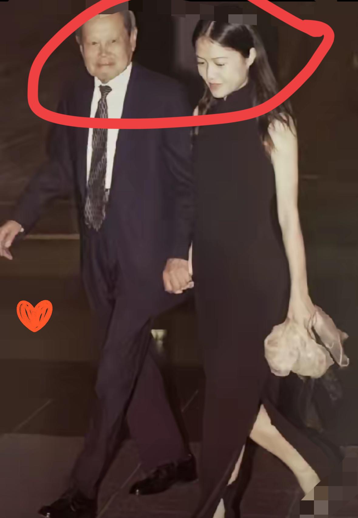 翁帆：他沒有教我物理，他教我开车。在一本书中，翁帆这样自述道：他沒有教我物理